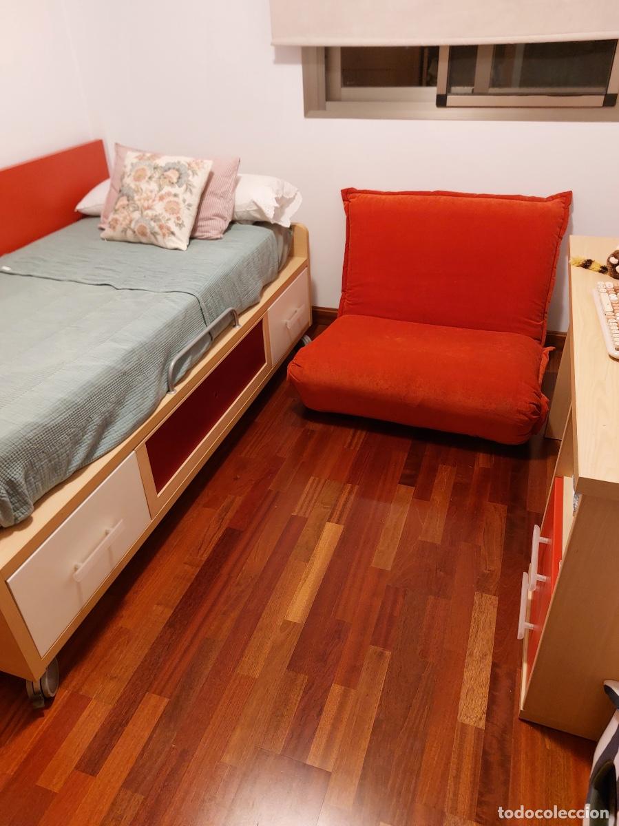 Segunda mano: Sof&aacute; cama en color rojo - Vintage - Foto 4