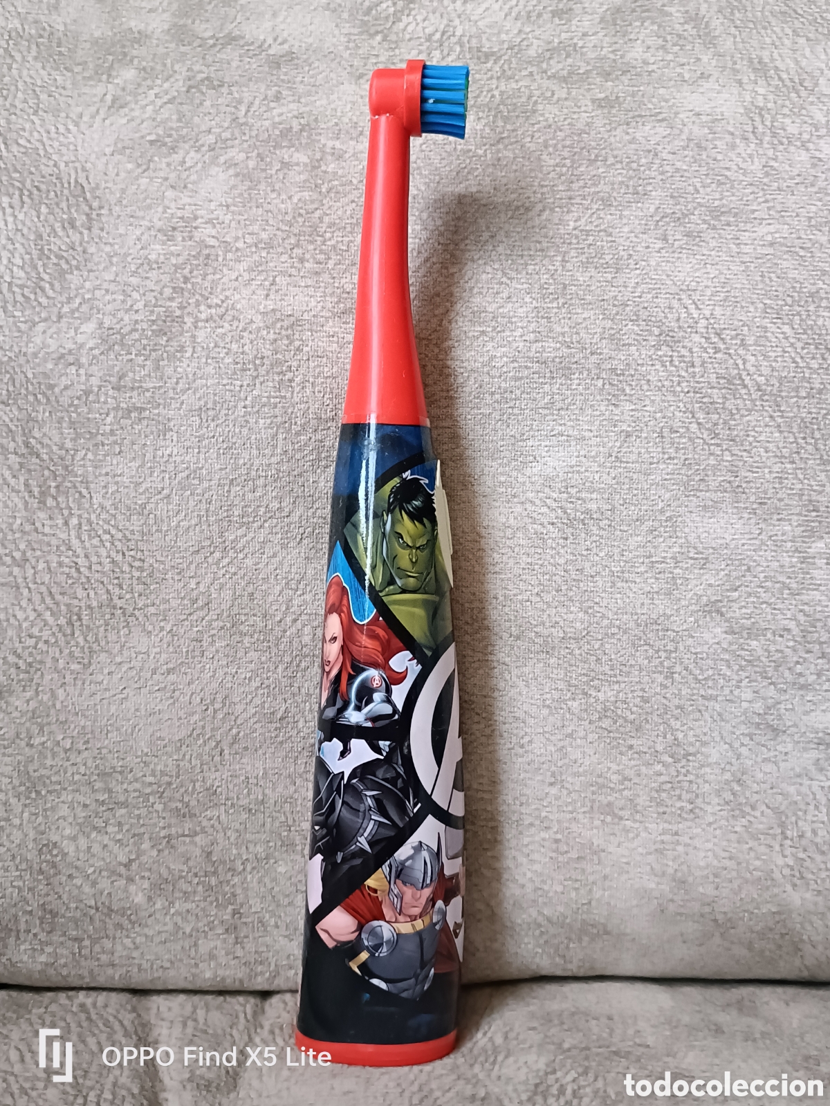 Segunda mano: Cepillo de dientes el&eacute;ctrico Los Vengadores/Avengers - Foto 2