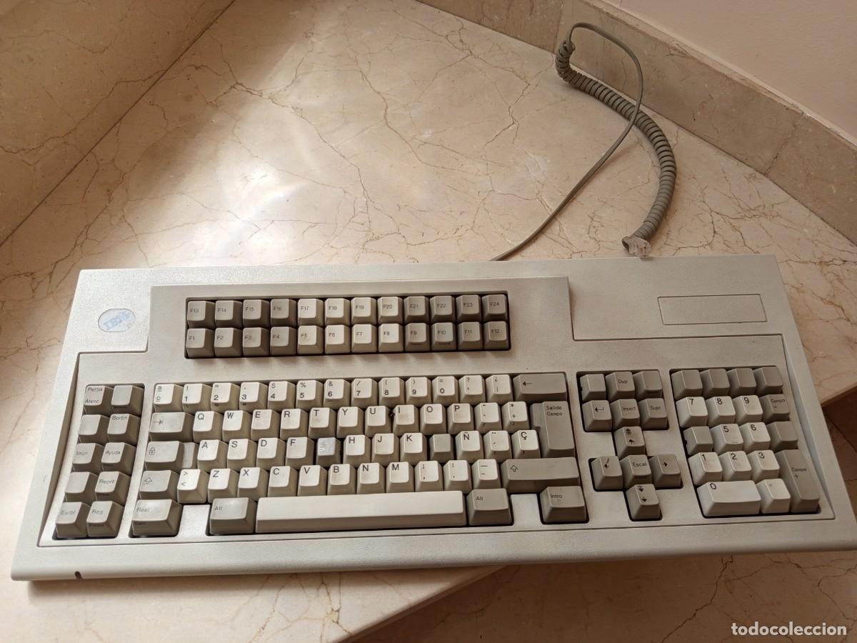 Second-Hand: Antiguo teclado IBM. A&ntilde;o 1999. Funcion perfectamente!