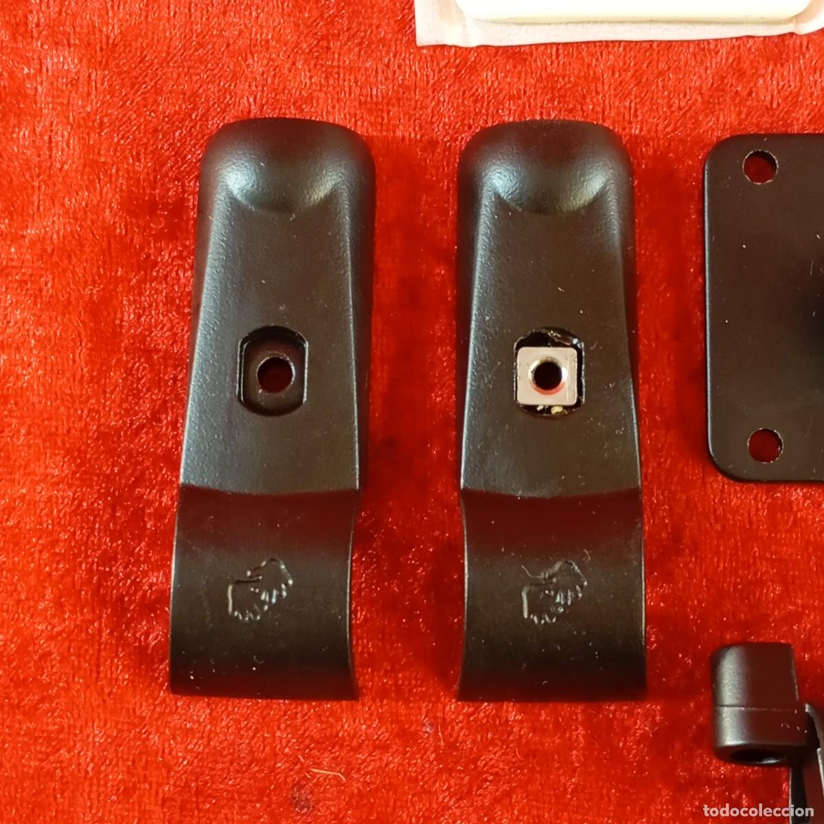 Segunda mano: SOPORTE Y CARGADOR PARA GPS TOMTOM - REF. 4D00.007 / 2543 - Foto 3
