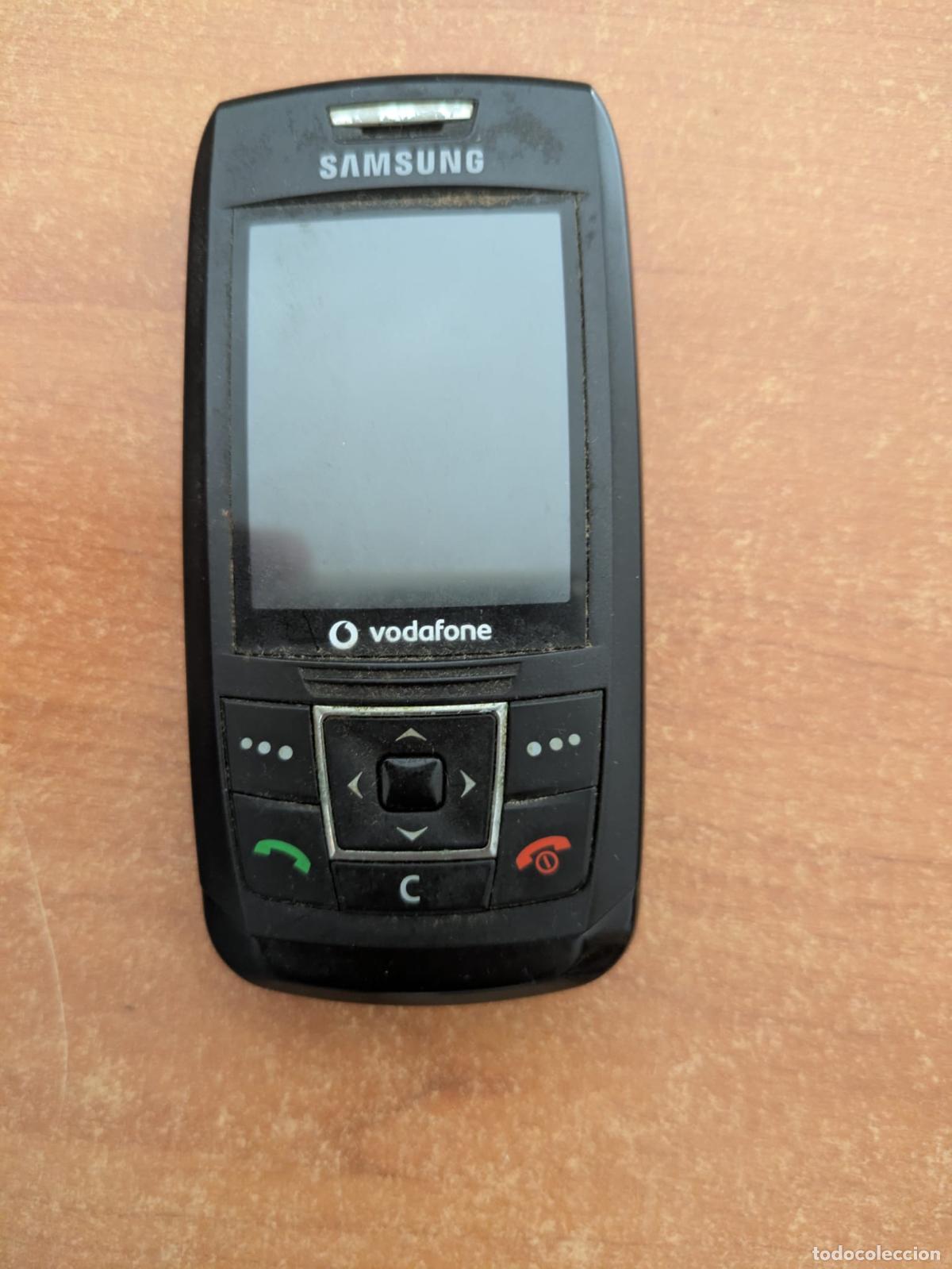 Segunda mano: Movil SAMSUNG Vodafone. Modelo con apertura horizontal. - Foto 1