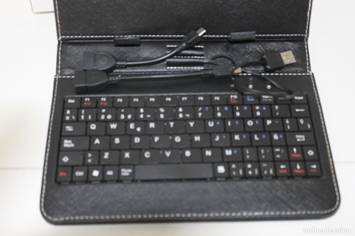 Segunda mano: ESTUCHE PROTECTOR DE CUERO PARA MINI TABLETAS CON TECLADO - Foto 3