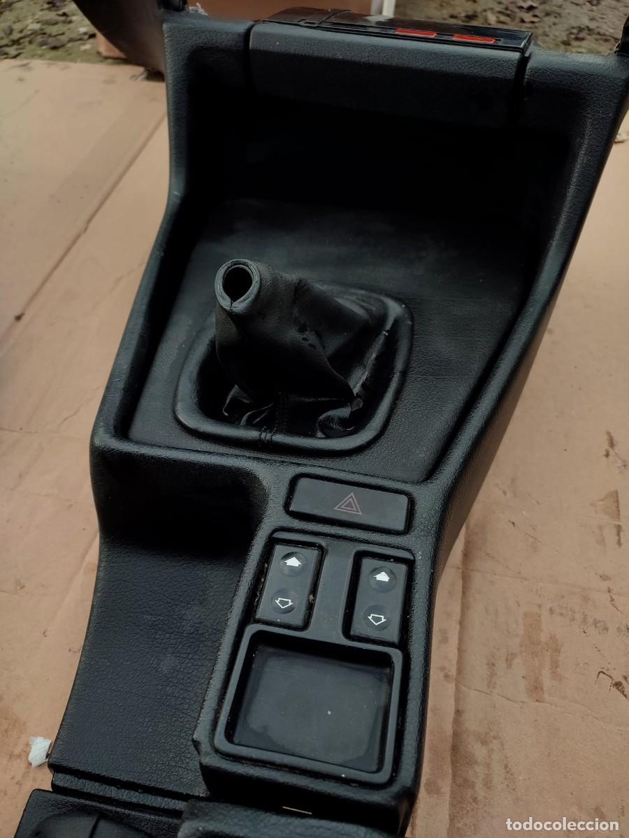 Segunda mano: CONSOLA CENTRAL CUERO NEGRO E34 ORIGINAL env&iacute;o econ&oacute;mico - Foto 1