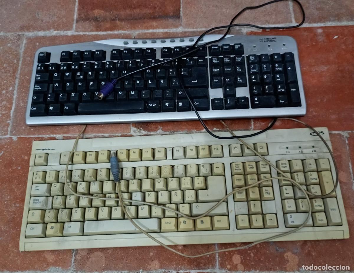 Segunda mano: Teclado antiguo conector PS/2 vintage - Foto 1