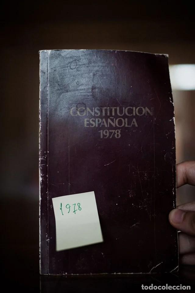 Segunda mano: 1978 Constituci&oacute;n espa&ntilde;ola ORIGINAL env&iacute;o econ&oacute;mico - Foto 1