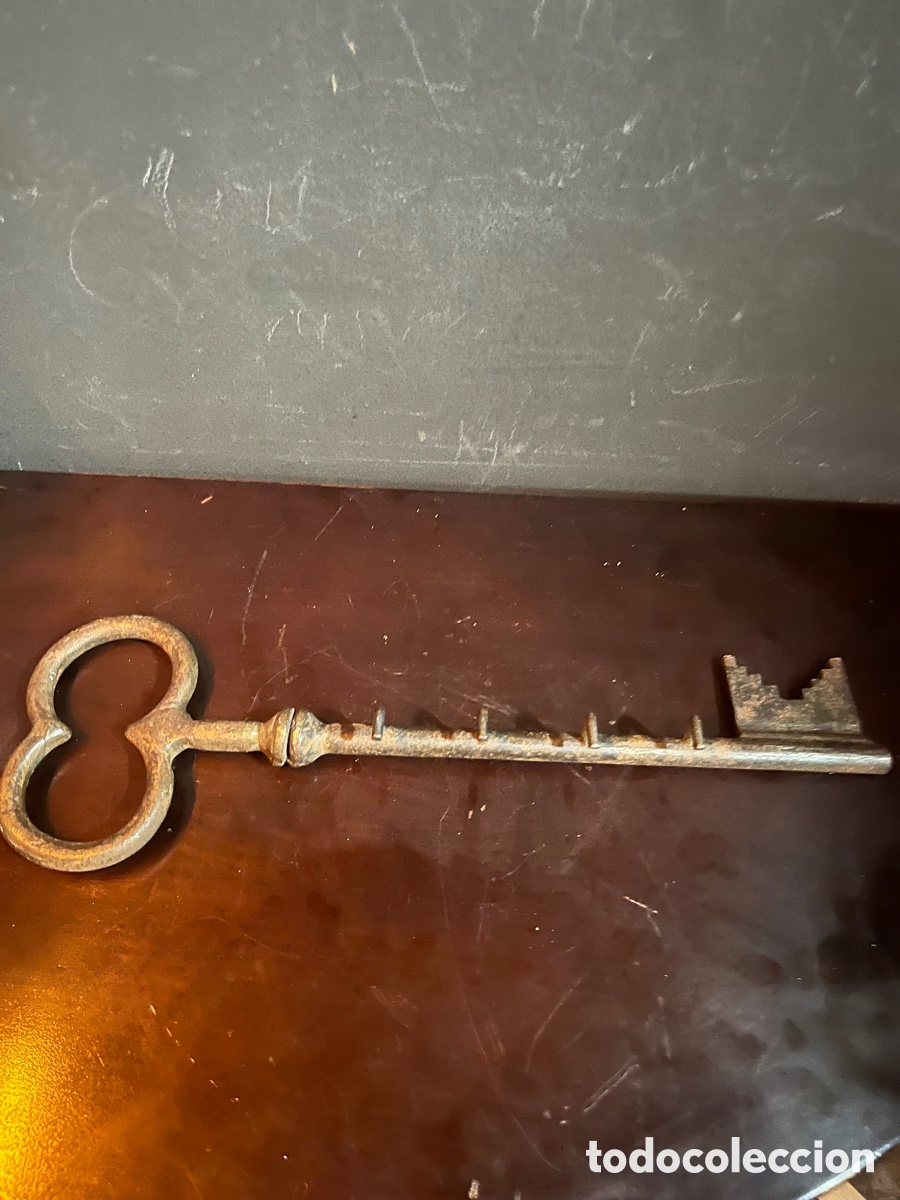 Segunda mano: Una gran llave antigua - Foto 2