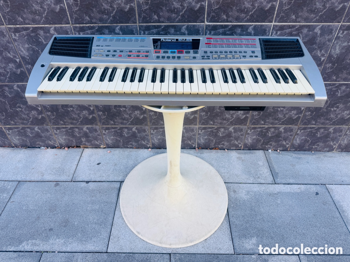 Segunda mano: Roland EM-25 Keyboard Synthesizer - Foto 1