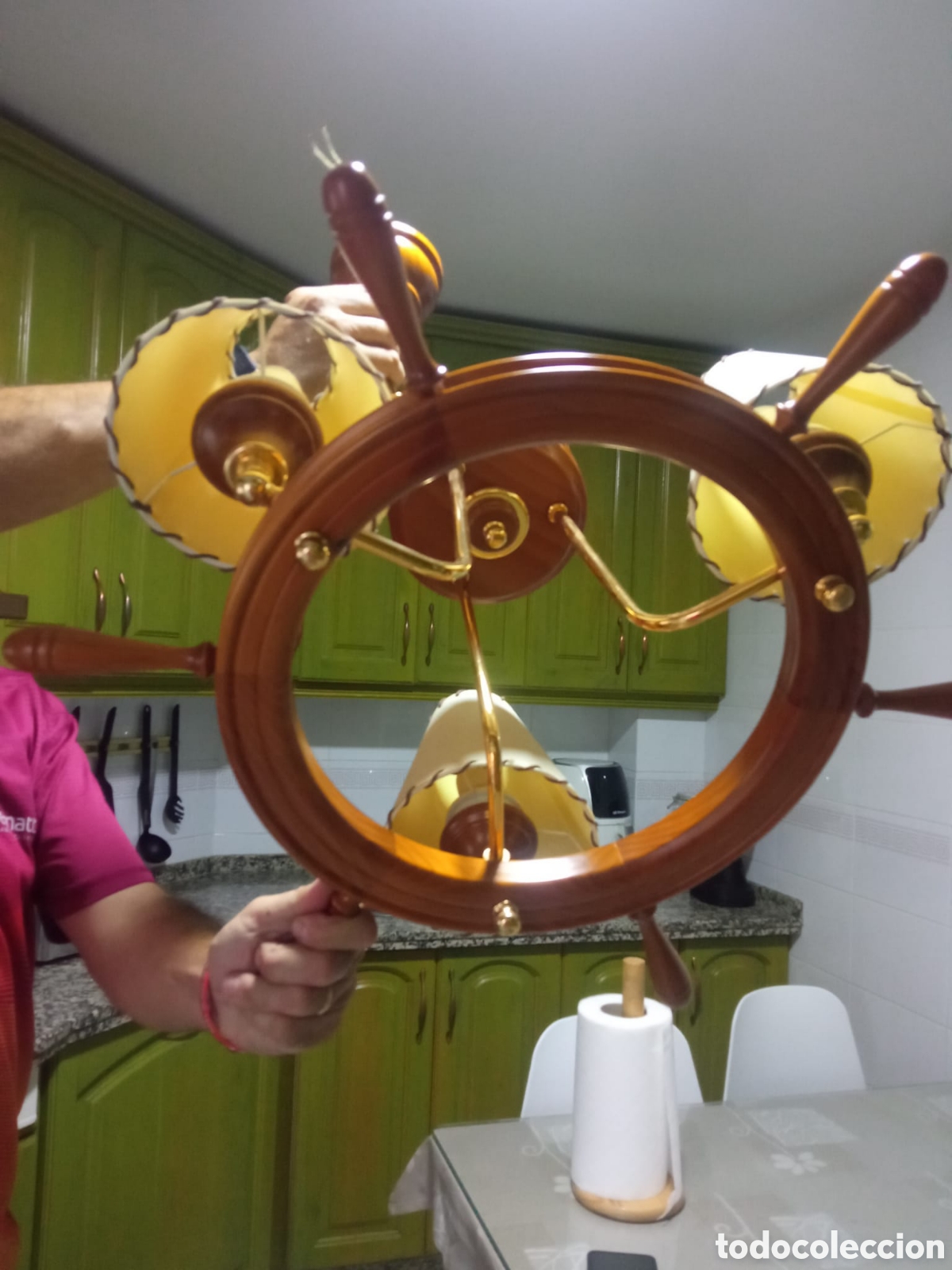 Segunda mano: L&aacute;mpara de techo de madera con forma timon de barco - Foto 6