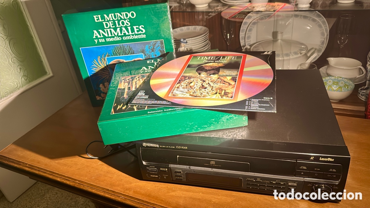 Segunda mano: L&Aacute;SER DISC aparato + colecci&oacute;n de documentales BBC - Foto 3
