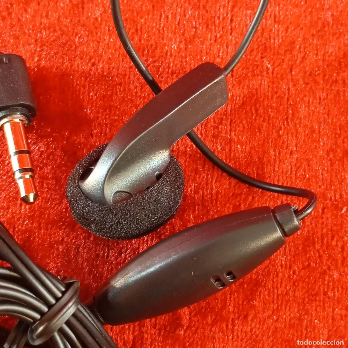 Segunda mano: AURICULAR CON CABLE Y MICROFONO - ELECTR&Oacute;NICA / 6556 - Foto 3