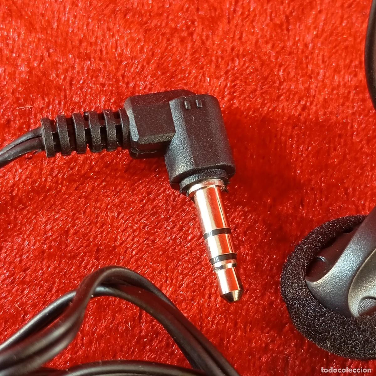 Segunda mano: AURICULAR CON CABLE Y MICROFONO - ELECTR&Oacute;NICA / 6557 - Foto 2