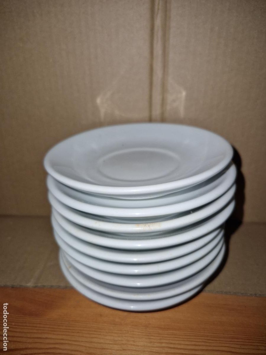 Segunda mano: 9 BONITOS PLATOS PARA POSTRE. MEDIDA 13*13CM - Foto 1