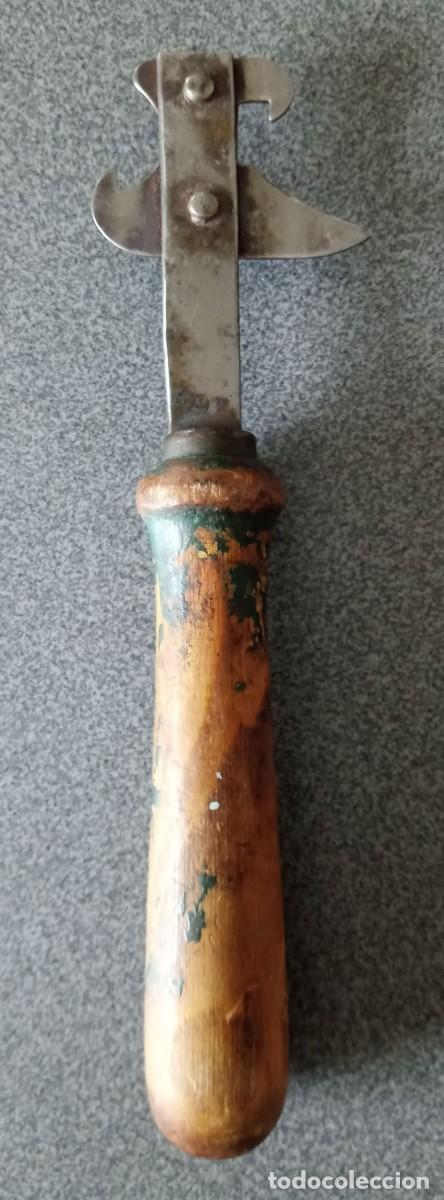 Segunda mano: Abrelatas madera RSM - Foto 3