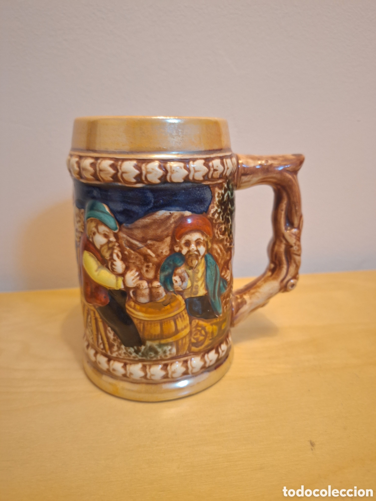 Segunda mano: Jarra de cerveza alemana con relieve - Foto 1