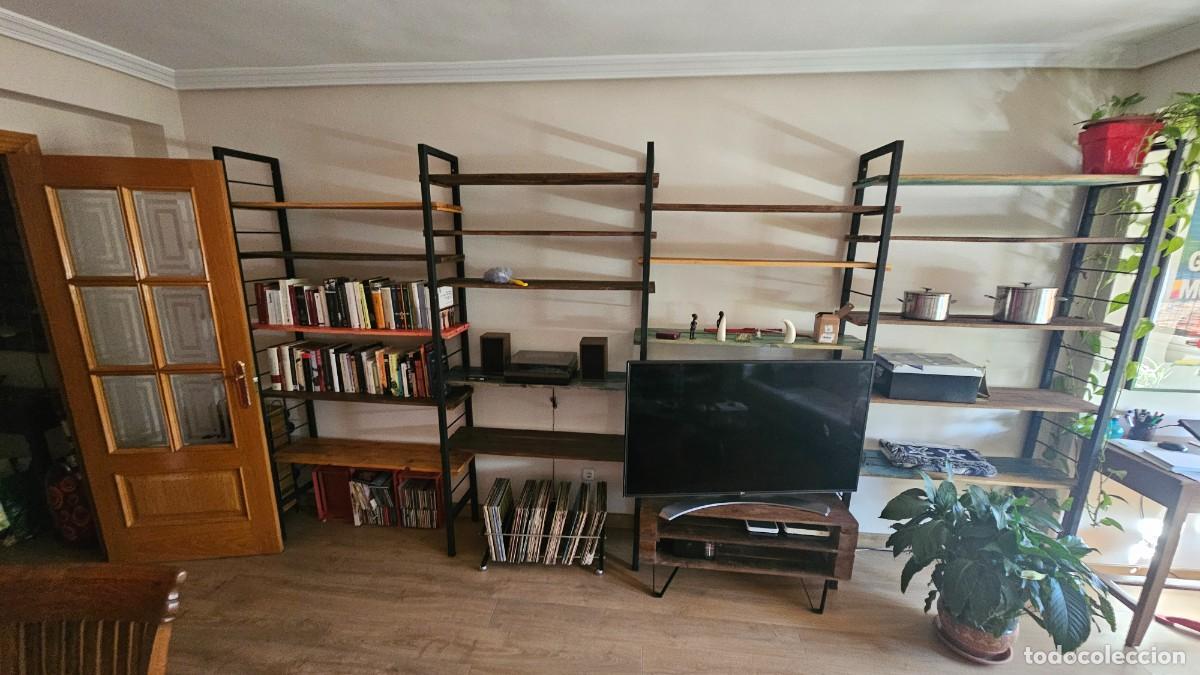 Segunda mano: Libreria modular de hierro y madera - Foto 1