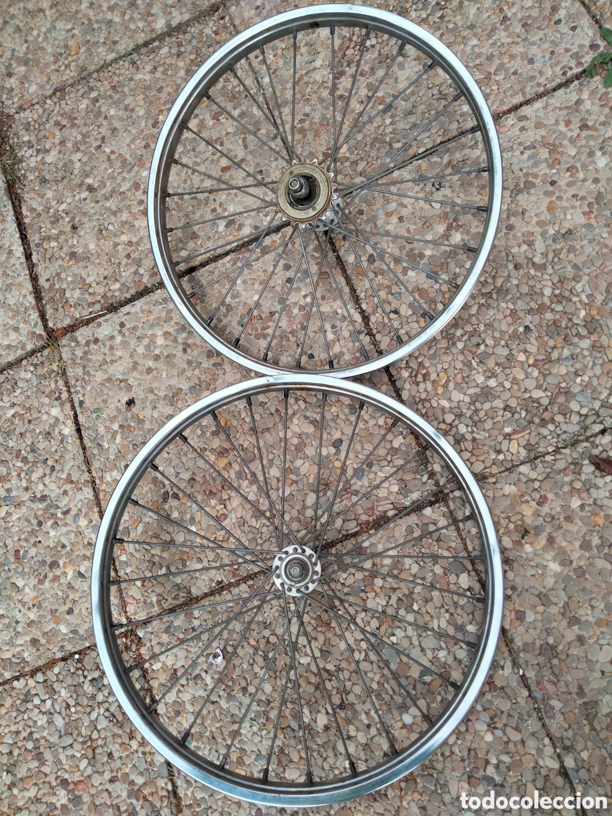 Segunda mano: 2 llantas G.A.C. para restaurar 20&rdquo; - Foto 1