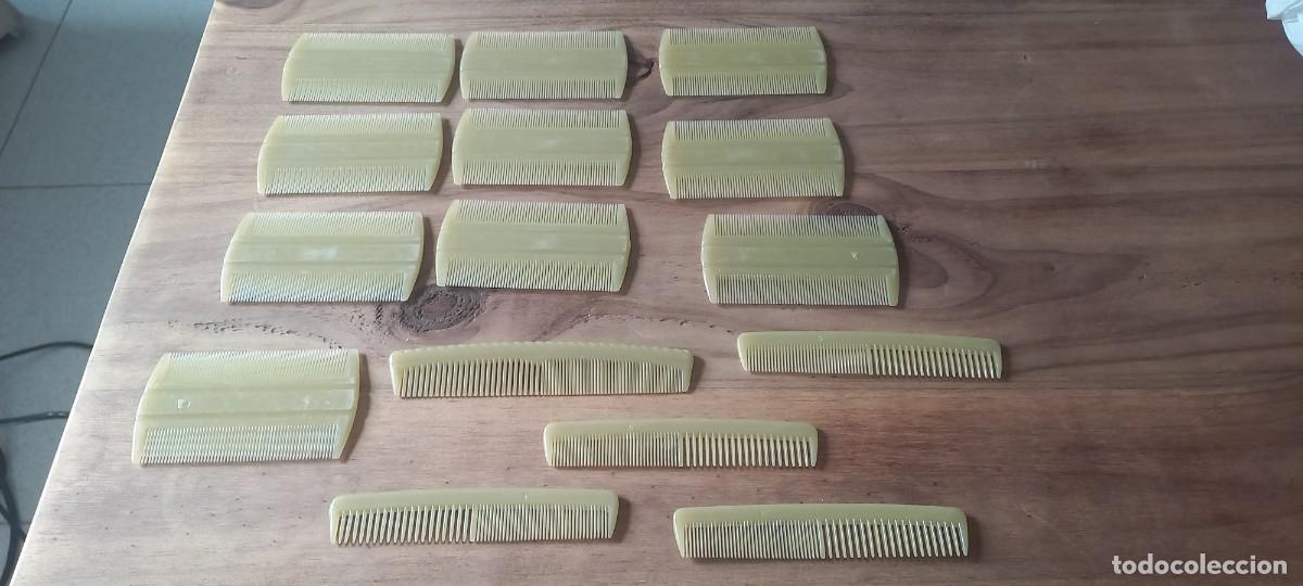 Segunda mano: LOTE DE ANTIGUOS PEINES Y LIENDRERAS - Foto 1