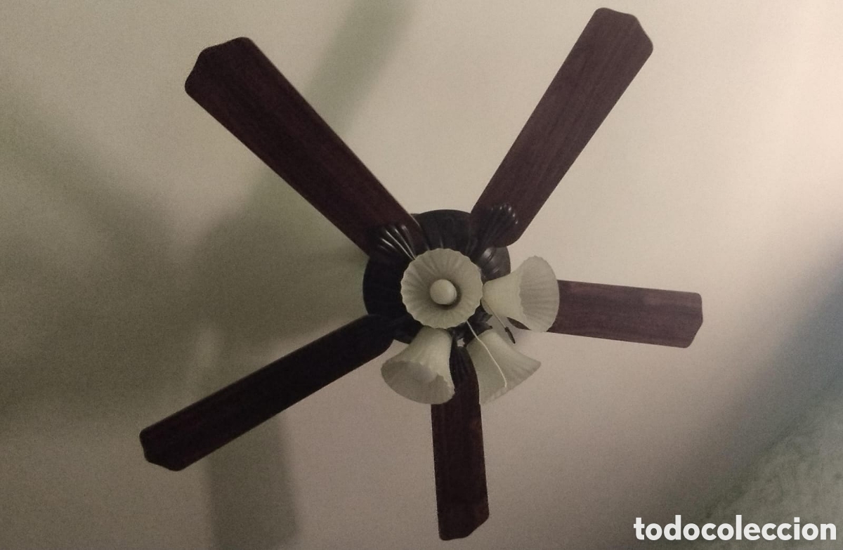 Segunda mano: Ventilador techo madera y metal con luz - Foto 1