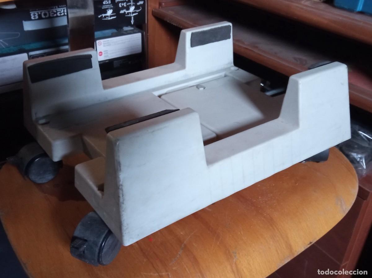 Segunda mano: Soporte con ruedas para PC - Foto 2