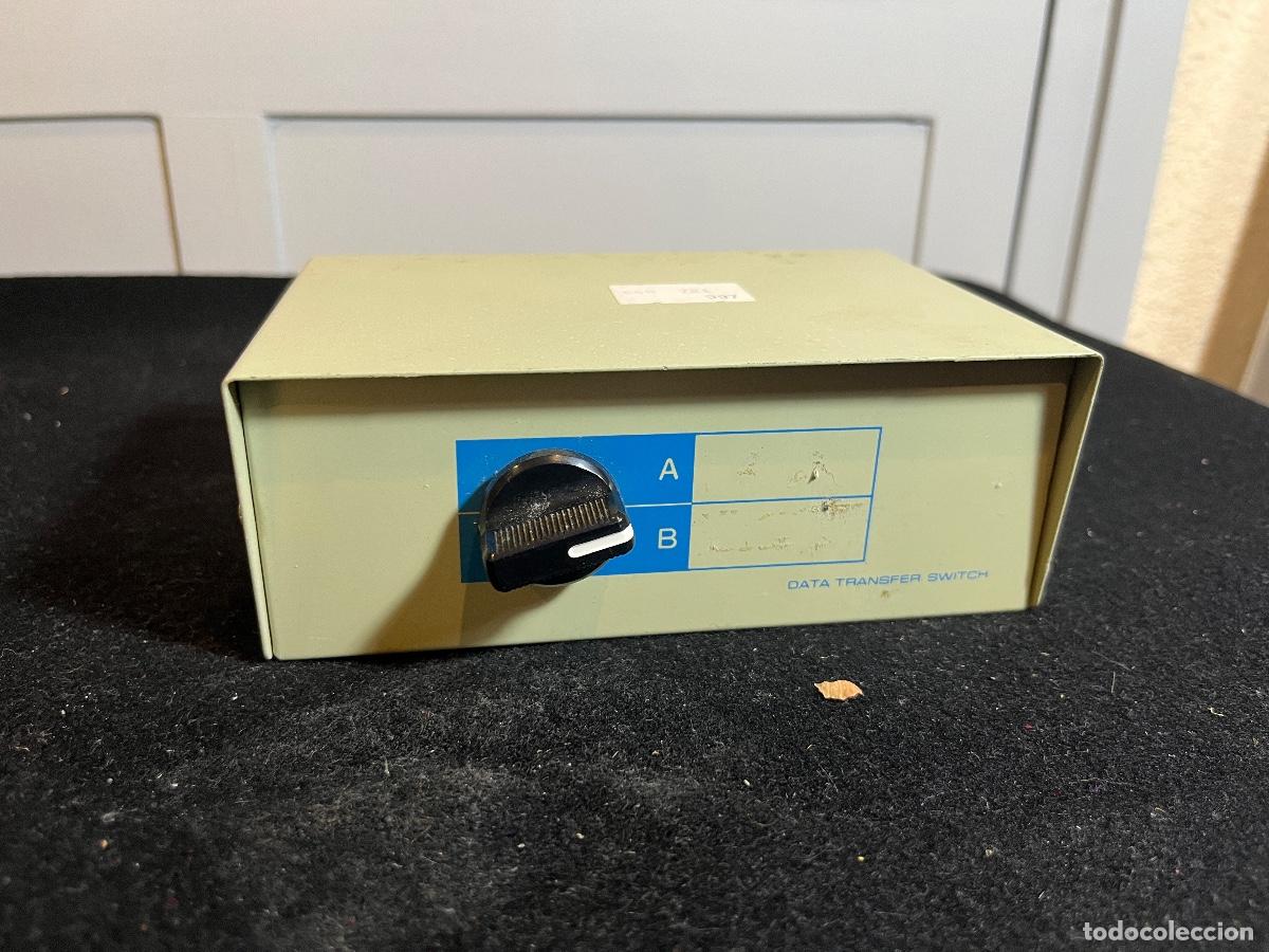 Segunda Mano: Conmutador manual DB9 data switch I/O A B con dial met&aacute;lico vintage RS-232 blindado EMI RFI &ndash; inform