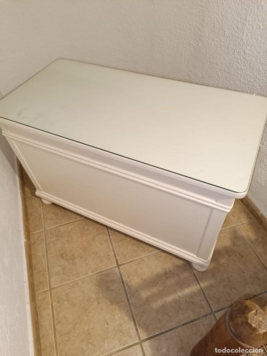Segunda mano: Ba&uacute;l madera maciza con cristal - Foto 1