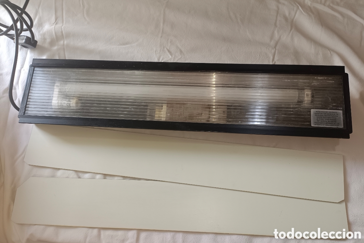 Segunda mano: Luz Iluminaci&oacute;n para acuario con tapaderas - Foto 1