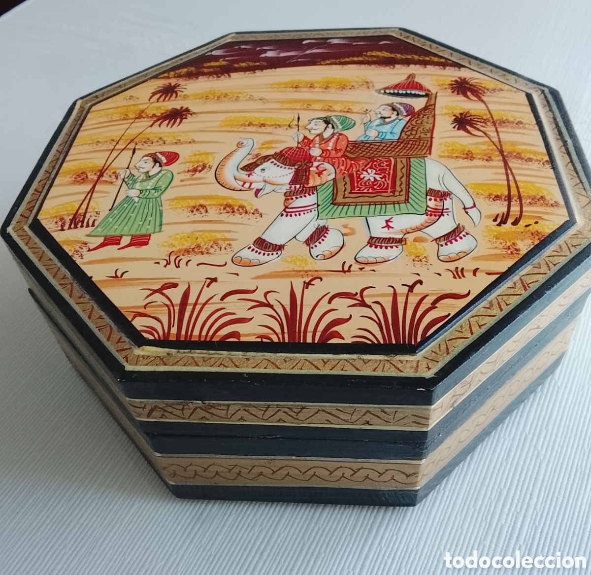 D'Occasion: Bonita caja joyero de madera.