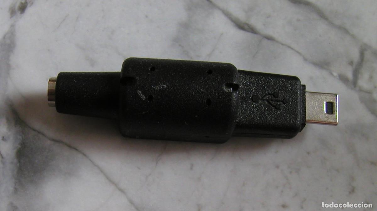 Segunda mano: Adaptador y corriente con un conector mini USB tipo B y un conector con carga de barril. - Foto 3