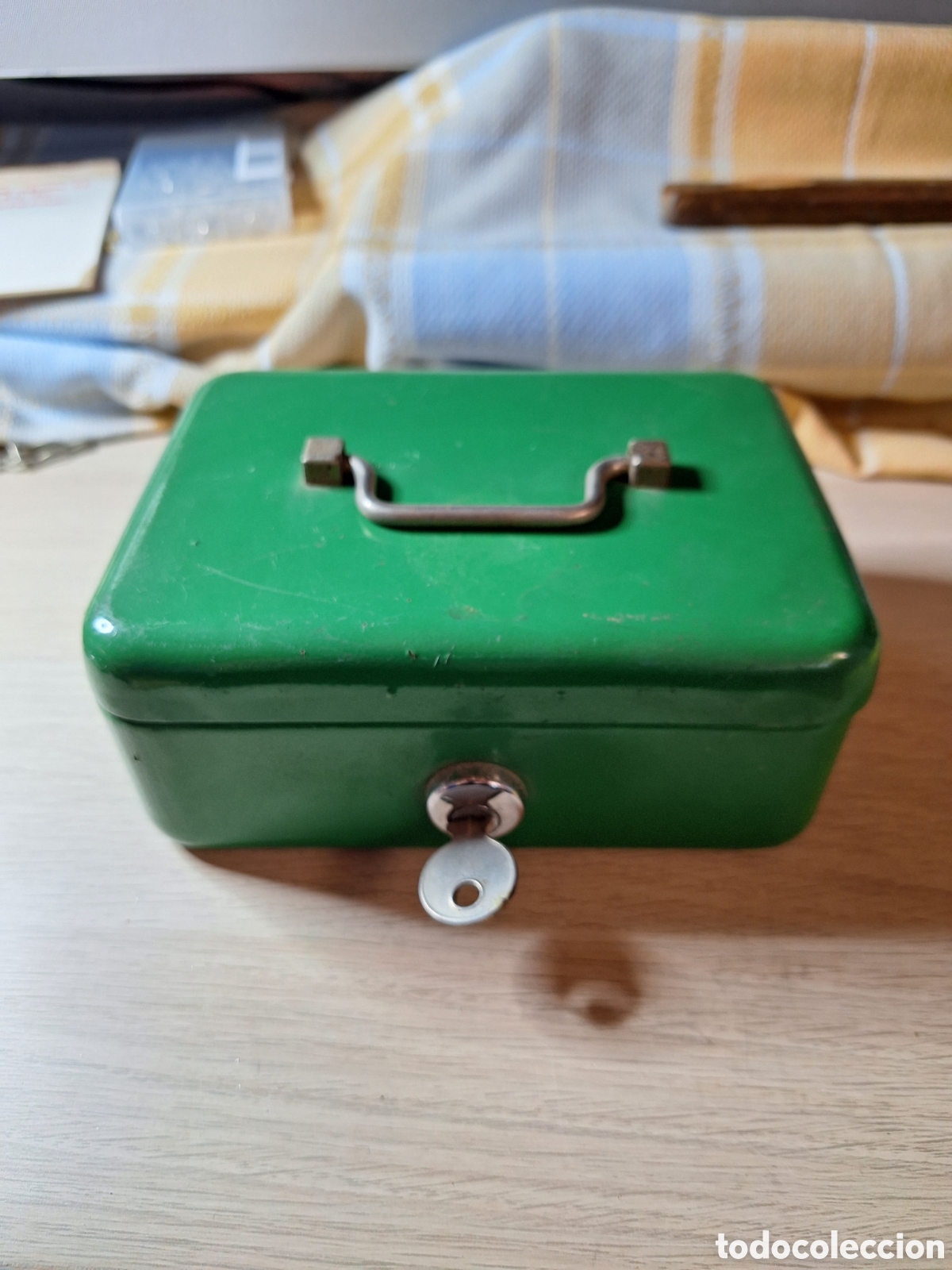 Segunda mano: Caja fuerte peque&ntilde;a. - Foto 1