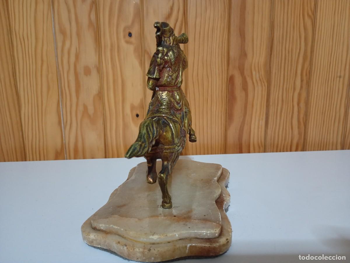 Segunda mano: Caballero medieval en metal con peana - Foto 4