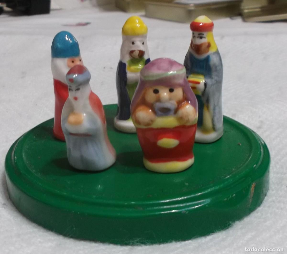 Segunda mano: figuras porcelana del roscon de reyes cinco unidades - Foto 1