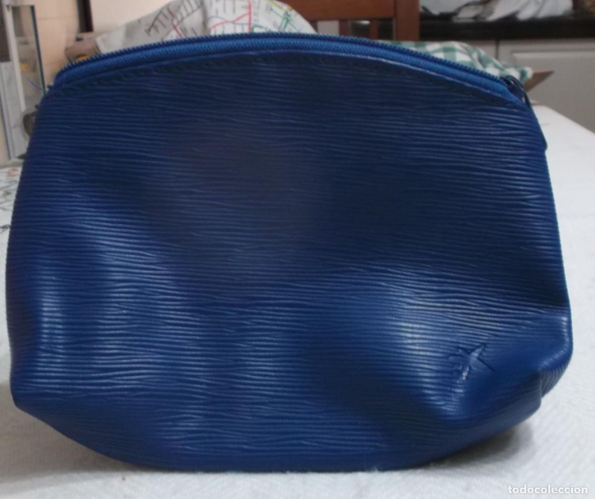 Segunda mano: neceser azul plastificado sin uso - Foto 1