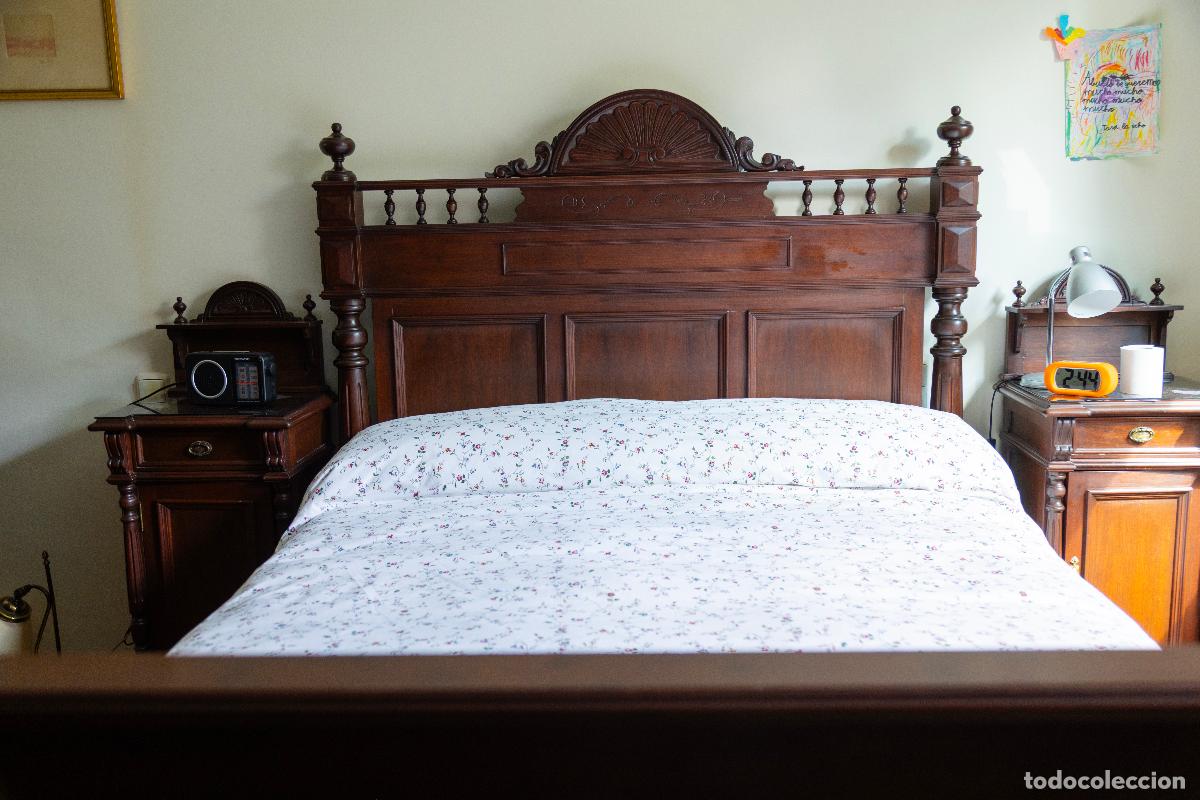 Segunda mano: Dormitorio completo, estilo cl&aacute;sico, artesanal de madera noble - Foto 4