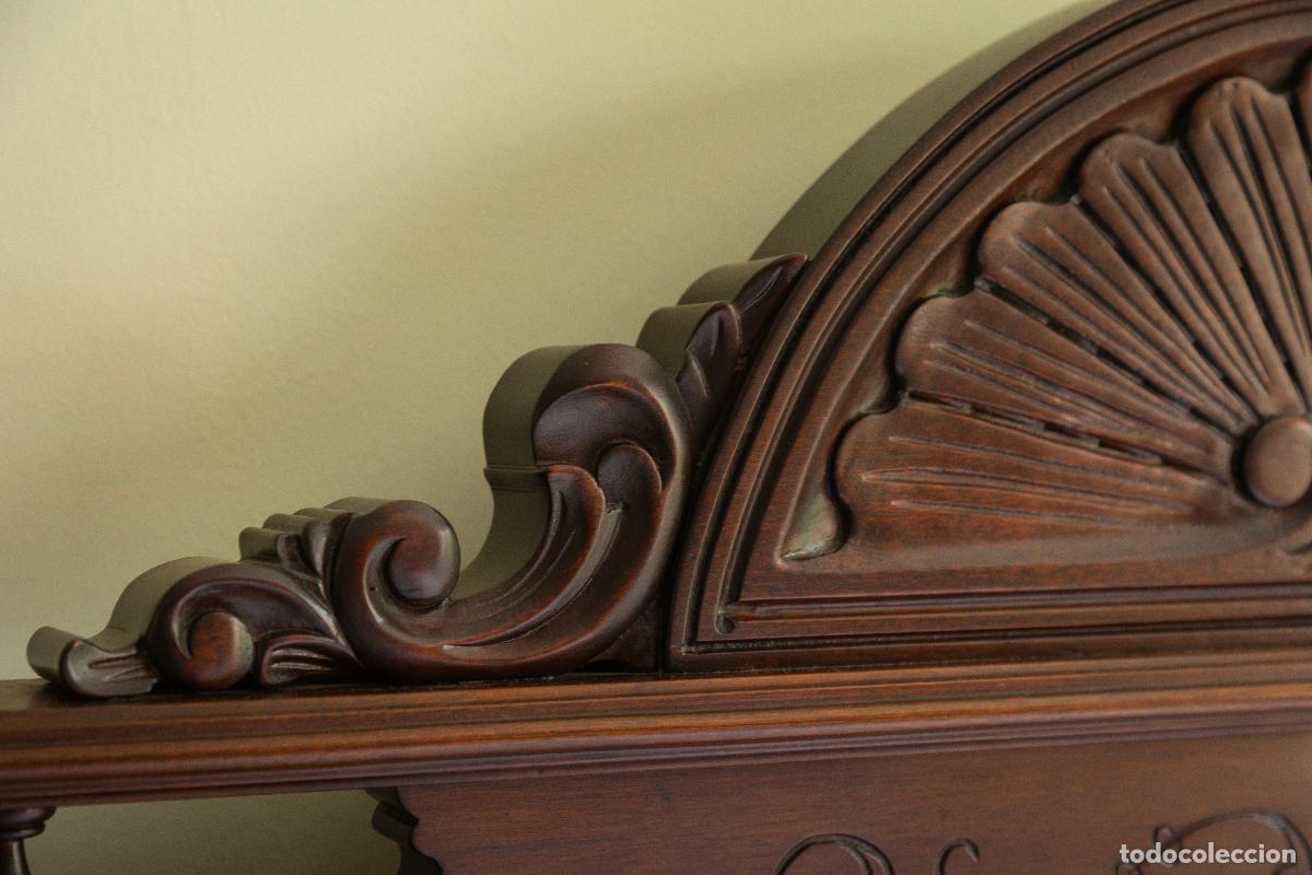 Segunda mano: Dormitorio completo, estilo cl&aacute;sico, artesanal de madera noble - Foto 7