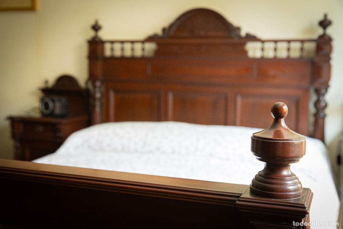 Segunda mano: Dormitorio completo, estilo cl&aacute;sico, artesanal de madera noble - Foto 10