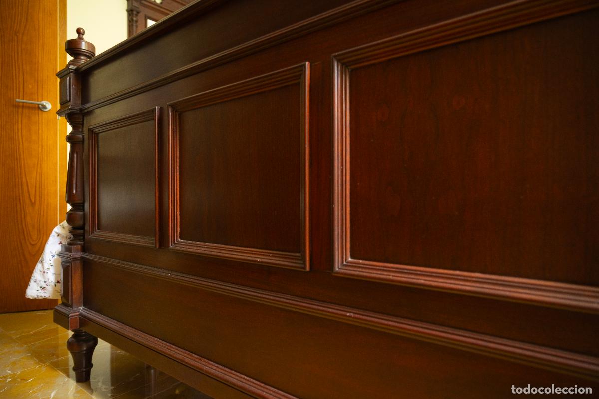 Segunda mano: Dormitorio completo, estilo cl&aacute;sico, artesanal de madera noble - Foto 13