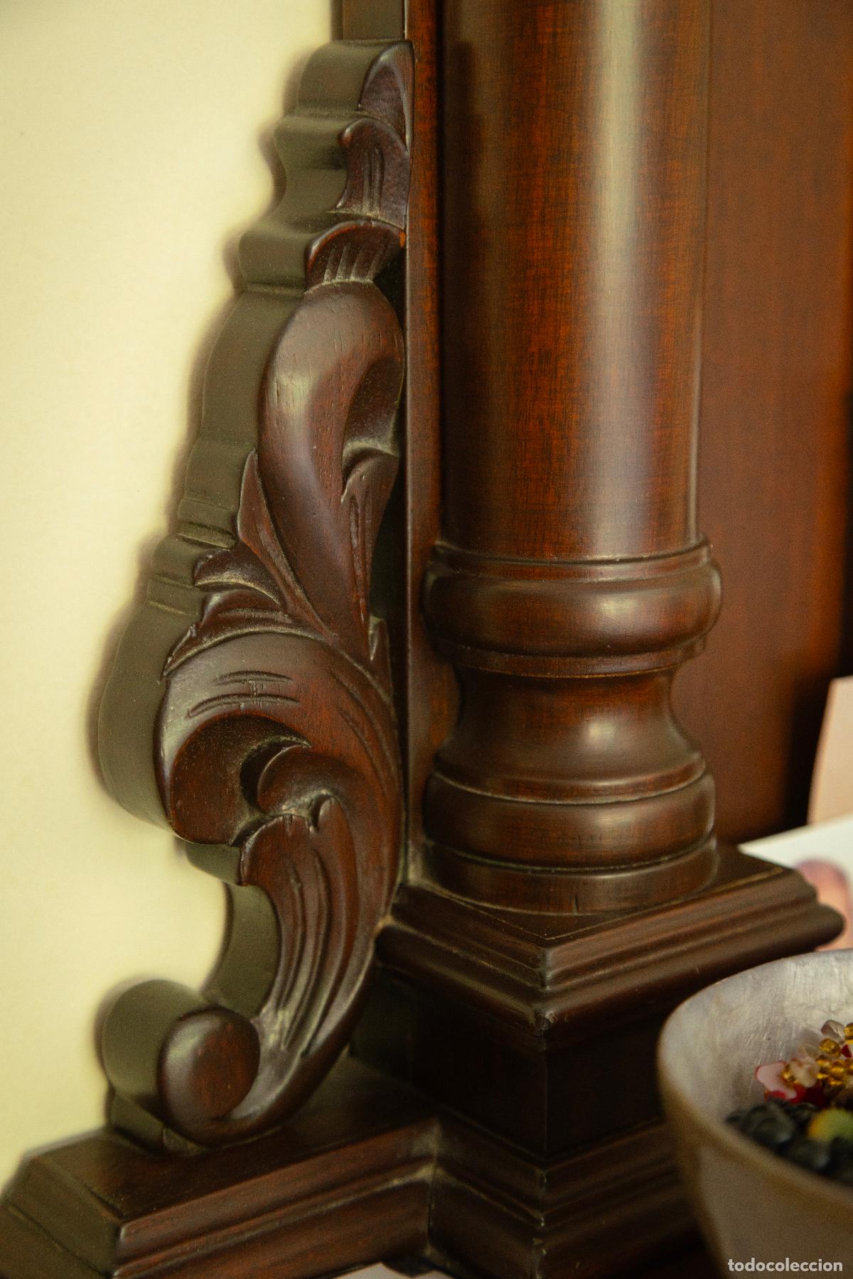 Segunda mano: Dormitorio completo, estilo cl&aacute;sico, artesanal de madera noble - Foto 1
