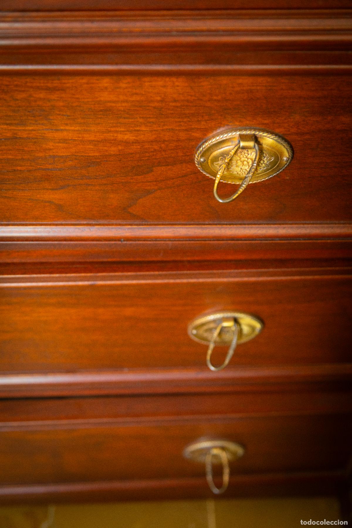 Segunda mano: Dormitorio completo, estilo cl&aacute;sico, artesanal de madera noble - Foto 28
