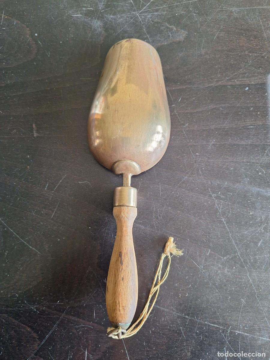 Segunda mano: Pala cazo cucharon vintage para harina de bronce - Foto 2