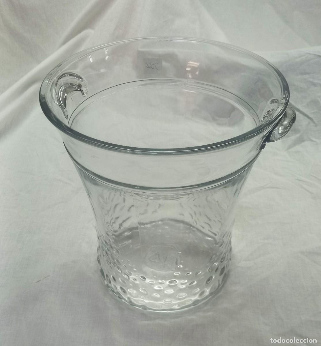 Segunda mano: Cubitera champanera de cristal con logotipo CAM - Foto 1