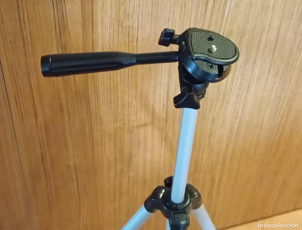 Segunda mano: Tr&iacute;pode de aluminio con un dise&ntilde;o ligero y pr&aacute;ctico - Foto 2