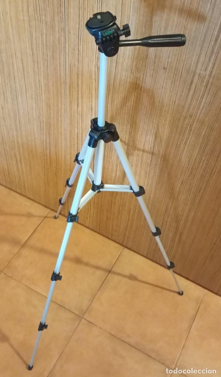 Segunda mano: Tr&iacute;pode de aluminio con un dise&ntilde;o ligero y pr&aacute;ctico - Foto 4