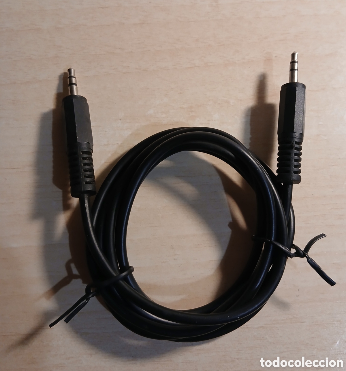 Segunda mano: Cable audio doble conector Jack 2,5mm. 140 cm. Largo - Foto 1