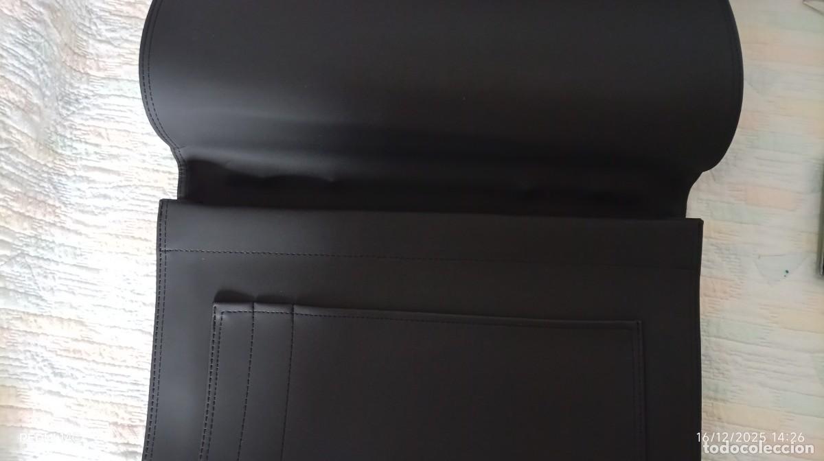 Segunda mano: Maletin de la Universidad de Huelva - Foto 3