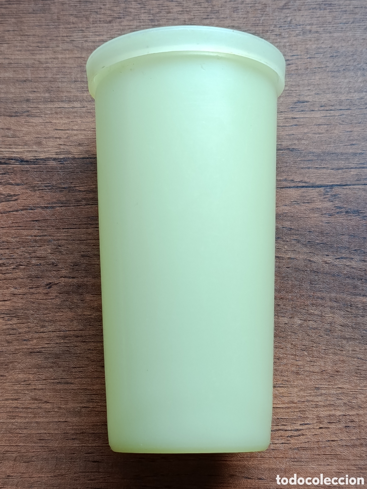Segunda mano: Vaso alto antiguo Tupperware con tapa - Foto 1