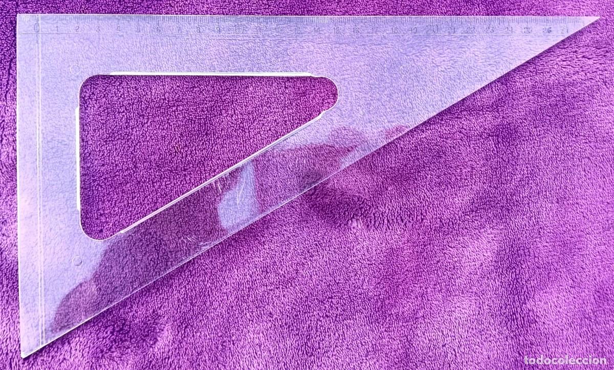 Segunda mano: Regla Triangular (Escal&iacute;metro) - Herramienta de Precisi&oacute;n para Dibujo T&eacute;cnico - Foto 1