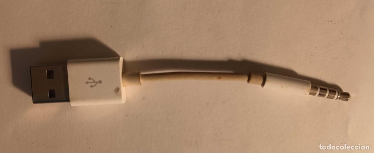 Segunda mano: Cable de Carga y Datos Original Apple para iPod Shuffle (USB a 3.5mm), con conector de audio de 3.5m - Foto 1