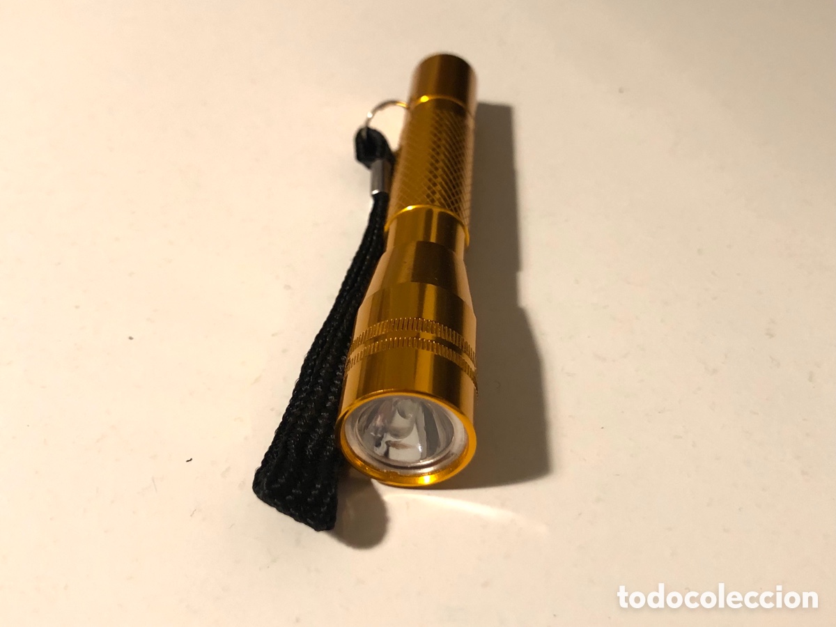 Segunda mano: Linterna dorada con cord&oacute;n - Foto 2