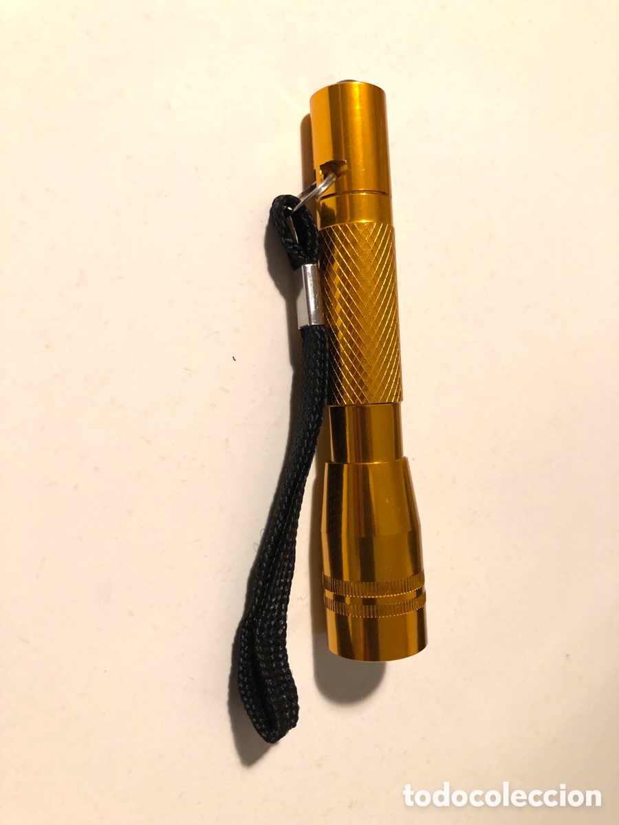 Segunda mano: Linterna dorada con cord&oacute;n - Foto 1