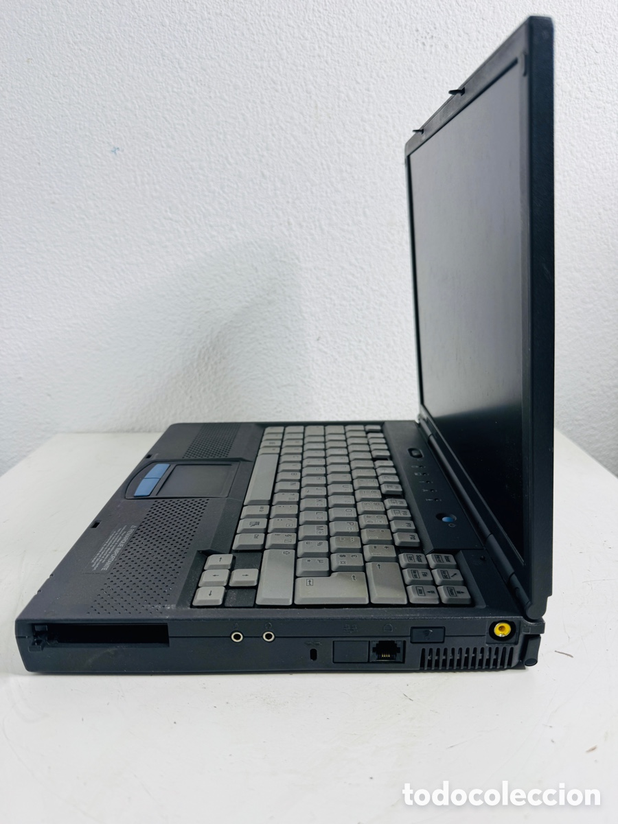 Segunda mano: Compaq Armada E500 Retro Vintage Laptop Computer Sin Comprobar - Foto 9